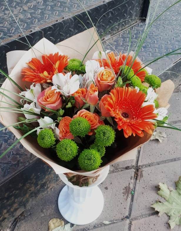 Букет цветов из: Герберы, Хризантемы, Альстромерии и Розы в Шварцевский