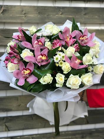 Букет цветов из: Розы и Хризантемы в Шварцевский