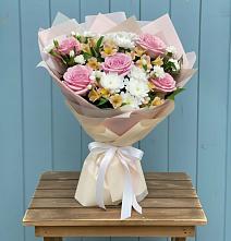 Букет цветов из:  Гвоздики, Орхидеи и Розы в Шварцевский