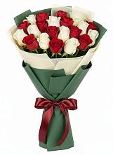 Букет Микс из красных и белых роз в Шварцевский
