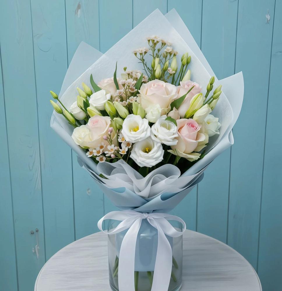 Букет цветов из: Розы и Лизиантусы в Шварцевский