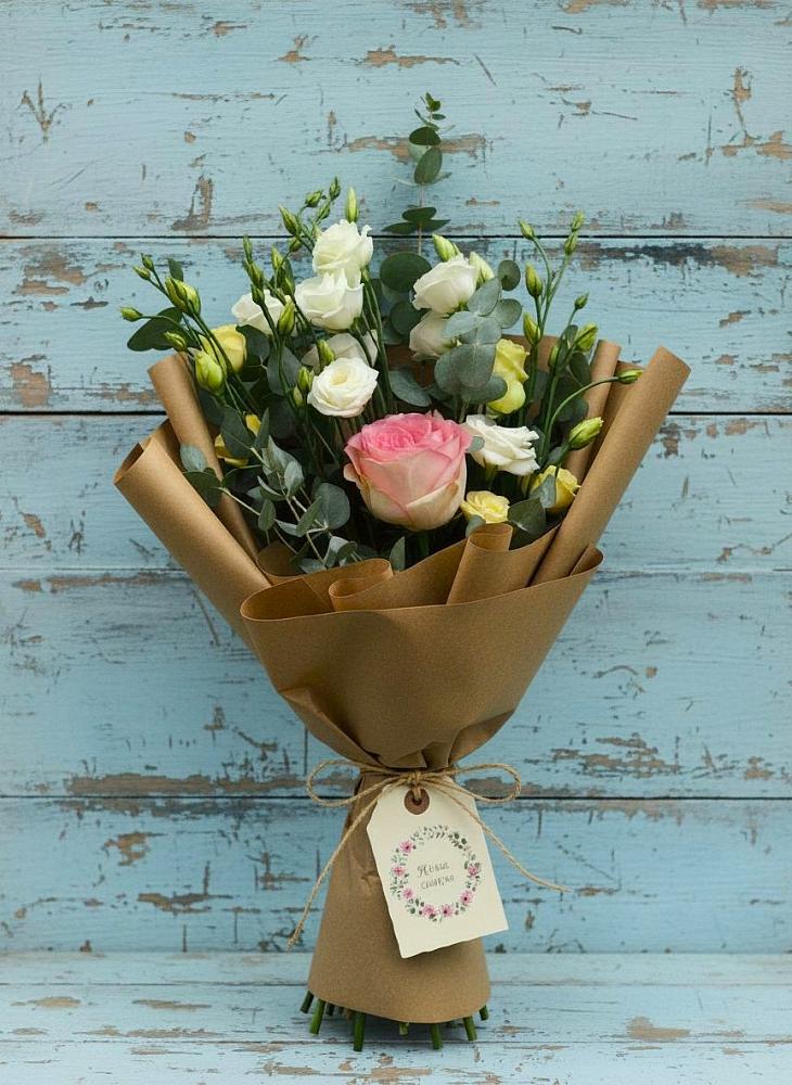 Букет цветов из: Розы и Лизиантусы в Шварцевский