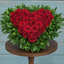 Цветочная композиция из Розы в виде сердца в Шварцевский