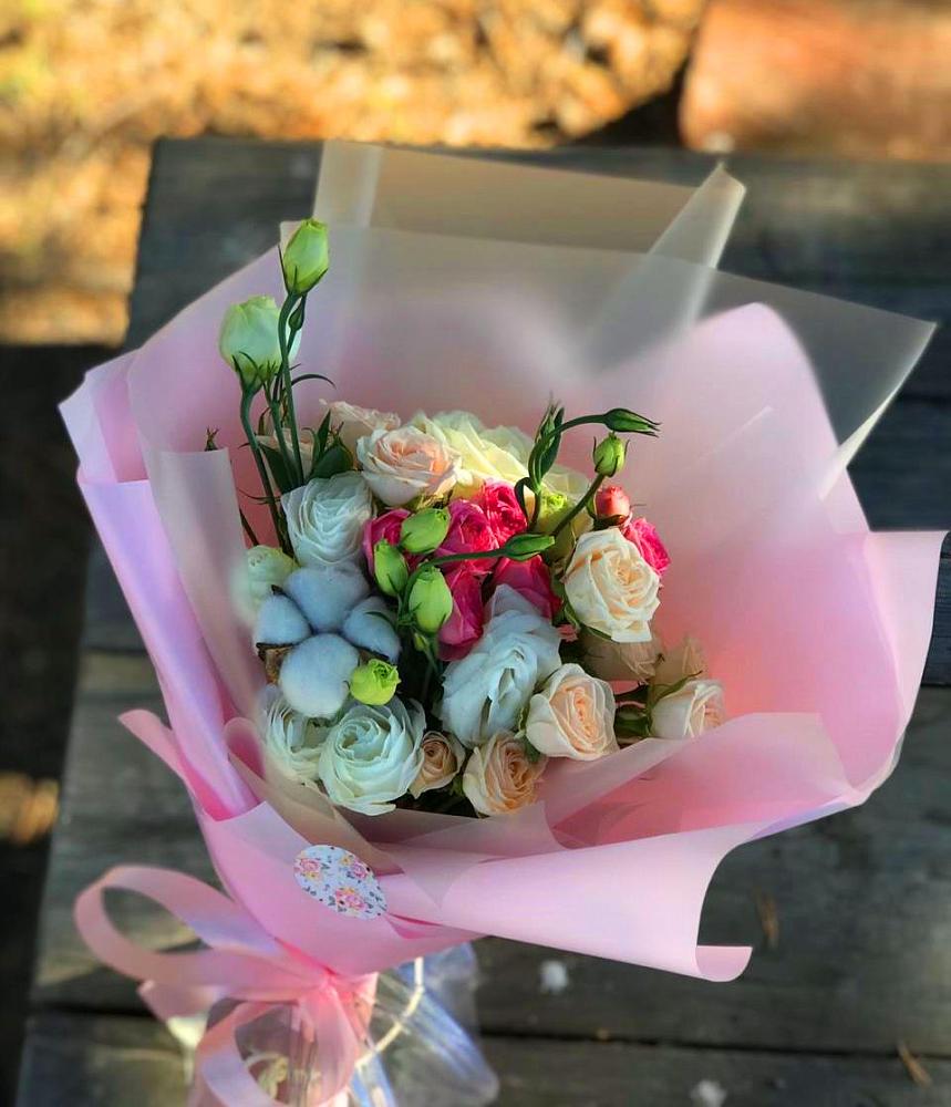 Букет цветов из: Розы и Лизиантусы в Шварцевский