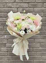 Букет цветов из:  Гвоздики, Розы, Лизиантусы и Хризантемы в Шварцевский