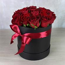 Цветочная композиция из Розы в шляпной коробке в Шварцевский