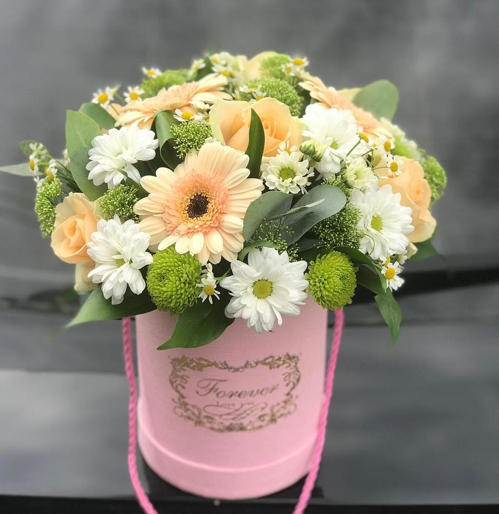 Цветочная композиция из Розы, Герберы и Хризантемы в шляпной коробке в Шварцевский