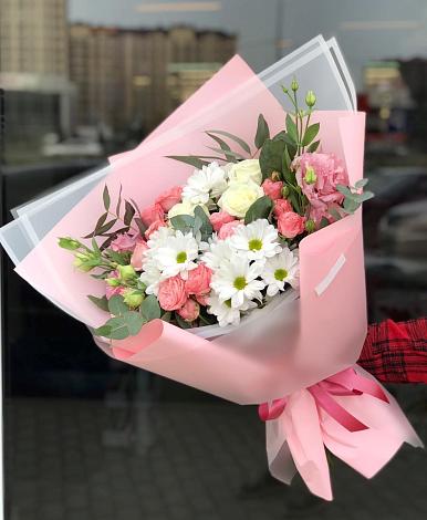 Букет цветов из: Розы, Лизиантусы и Хризантемы в Шварцевский