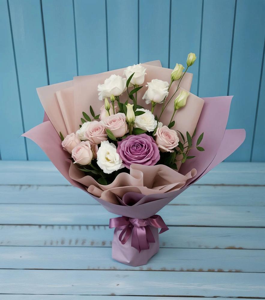 Букет цветов из: Розы и Лизиантусы в Шварцевский